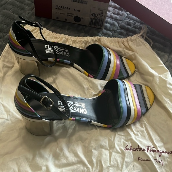 Salvatore Ferragamo Sandal in Great Condition - Picture 1 of 6